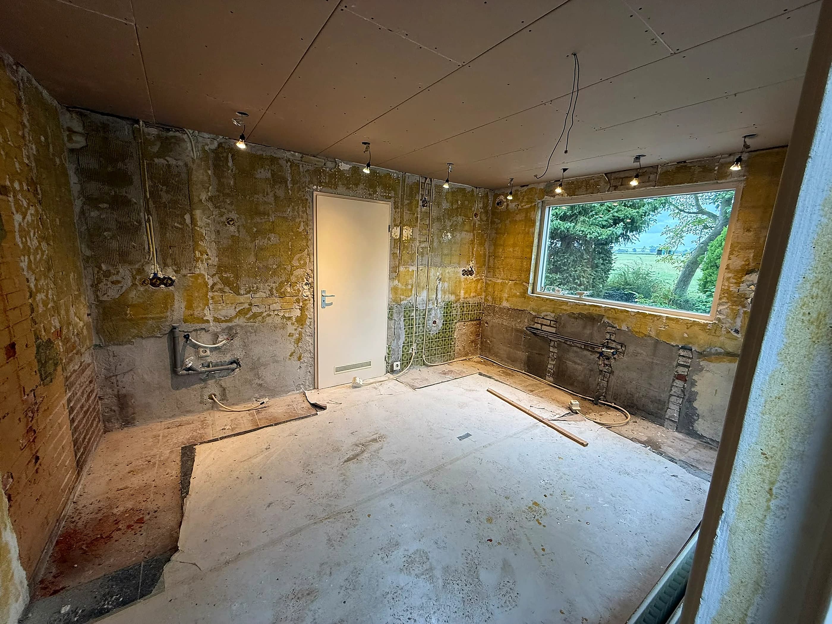 Ruimte gestript voor een woningrenovatie